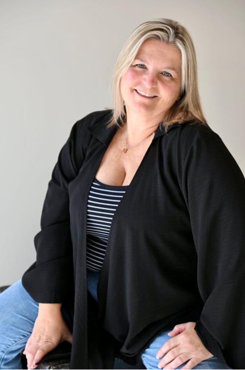 ANNIE DESLAURIERS, CO-PROPRIÉTAIRE ET DIRECTRICE ADMINISTRATIVE