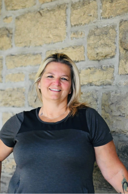 ANNIE DESLAURIERS, CO-PROPRIÉTAIRE ET DIRECTRICE ADMINISTRATIVE