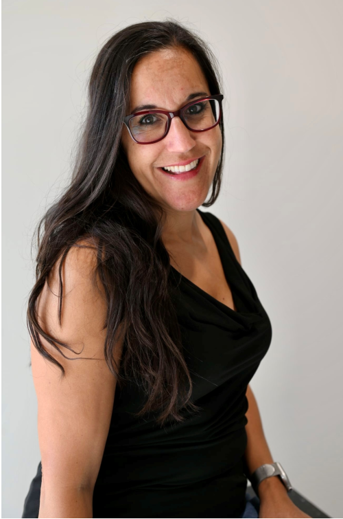 KIM THOMAS, RESPONSABLE DU SERVICE EN LIGNE ET RESPONSABLE STUDIO