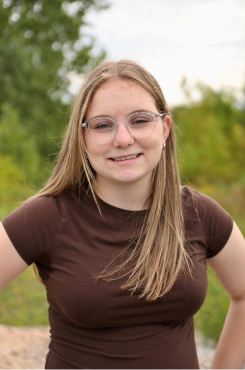 CHARLOTTE LÉONARD ASSISTANTE