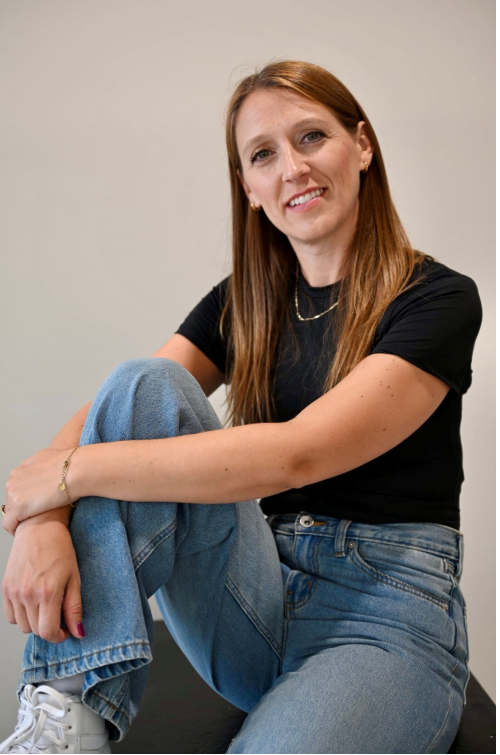 VALÉRIE DINELLE, PROFESSEURE