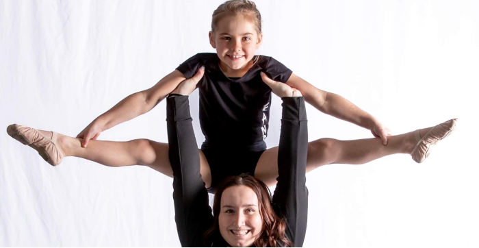 L'école artistique Nathalie Descôteaux, propriétaire du même nom, entame cette année, sa 34e année en enseignement de la danse, ainsi qu’en conception et réalisation de production annuelle.